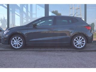 Seat Ibiza FR Business Connect | 17 inch lichtmetalen velgen, (7J x 17) | Achteruitrijcamera | Airconditioni...