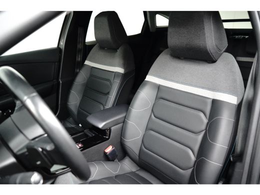 Citroën C4 1.2 Puretech Shine | Navigatie | Achteruitrijcamera | Climate Control | Cruise Control | HUD | Le... ActivLease financial lease