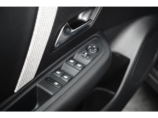 Citroën C4 1.2 Puretech Shine | Navigatie | Achteruitrijcamera | Climate Control | Cruise Control | HUD | Le... ActivLease financial lease