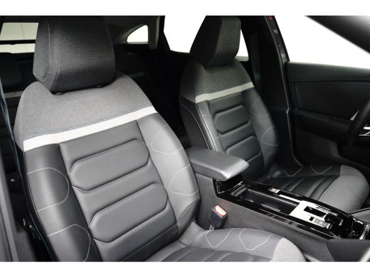 Citroën C4 1.2 Puretech Shine | Navigatie | Achteruitrijcamera | Climate Control | Cruise Control | HUD | Le... ActivLease financial lease