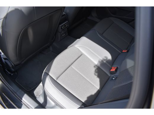 Audi A3 Sportback 40 TFSI e S edition | Panoramadak | Sonos | Head-up display | Keyless entry | 18 inch | ActivLease financial lease