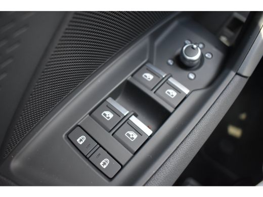 Audi A3 Sportback 40 TFSI e S edition | Panoramadak | Sonos | Head-up display | Keyless entry | 18 inch | ActivLease financial lease