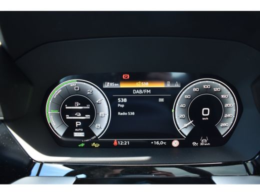 Audi A3 Sportback 40 TFSI e S edition | Panoramadak | Sonos | Head-up display | Keyless entry | 18 inch | ActivLease financial lease