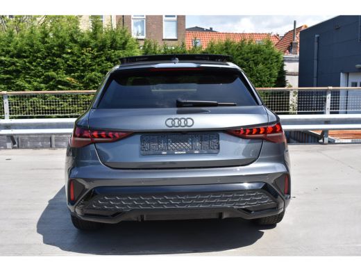 Audi A3 Sportback 40 TFSI e S edition | Panoramadak | Sonos | Head-up display | Keyless entry | 18 inch | ActivLease financial lease