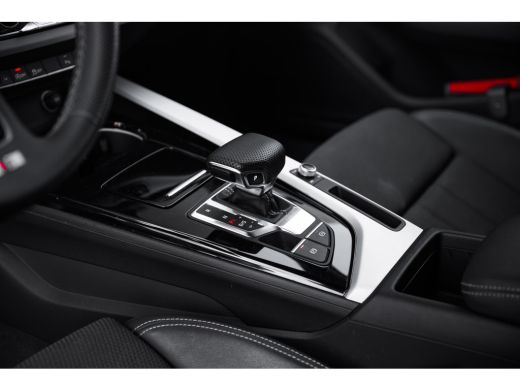 Audi A4 Avant 35 TFSI S edition Competition ActivLease financial lease