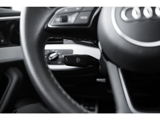 Audi A4 Avant 35 TFSI S edition Competition ActivLease financial lease