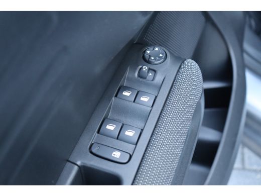 Citroën C3 Aircross 1.2 PURETECH 130PK SHINE AUTOMAAT / NAVI / CLIMA / LED / PDC / TREKHAAK / WINTERPAKKET / BLUETOOT... ActivLease financial lease