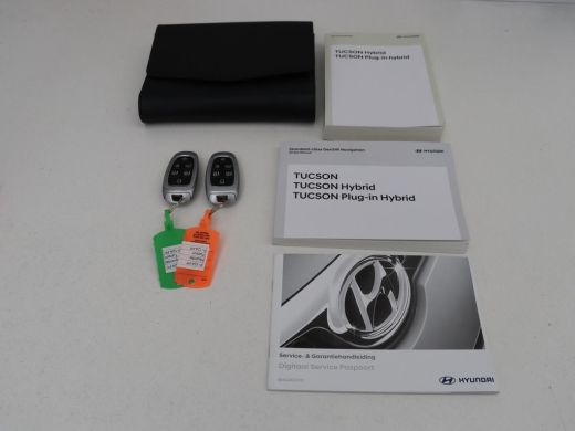 Hyundai Tucson 1.6 T-GDI PHEV Premium 4WD | SOH 96,5% | Stoelventilatie | Leder | Trekhaak | 360 Camera | Adapti... ActivLease financial lease