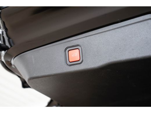 Jeep Avenger Summit 54 kWh | SOH 97% | Camera | Elektrische Achterklep | Navigatie | Stoel Verwarming | Verwar... ActivLease financial lease