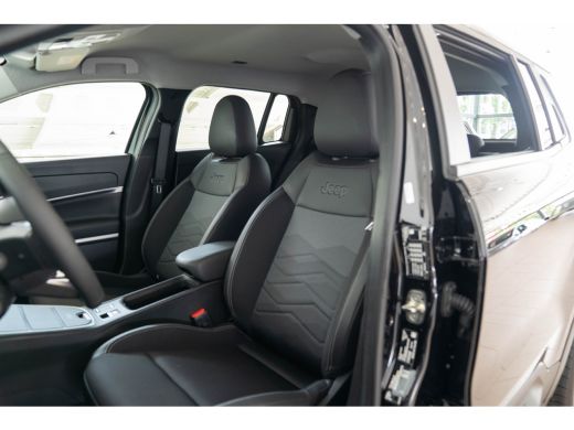 Jeep Avenger Summit 54 kWh | SOH 97% | Camera | Elektrische Achterklep | Navigatie | Stoel Verwarming | Verwar... ActivLease financial lease