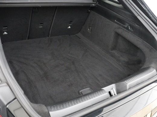Mercedes-Benz CLA Shooting Brake 200 AMG Line | Leder/Alcantara | Trekhaak | Carplay | Widescreen | Navigatie | Ful... ActivLease financial lease
