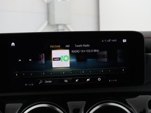 Mercedes-Benz CLA Shooting Brake 200 AMG Line | Leder/Alcantara | Trekhaak | Carplay | Widescreen | Navigatie | Ful... ActivLease financial lease