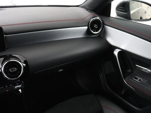 Mercedes-Benz CLA Shooting Brake 200 AMG Line | Leder/Alcantara | Trekhaak | Carplay | Widescreen | Navigatie | Ful... ActivLease financial lease