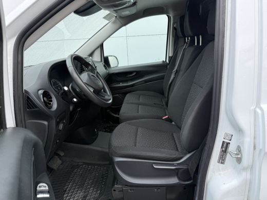 Mercedes-Benz eVito 112 eVito 66 kWh L2 286km WLTP 96,7% (SOH) Snelladen Laadkabel Carplay Climate control Cruise con... ActivLease financial lease