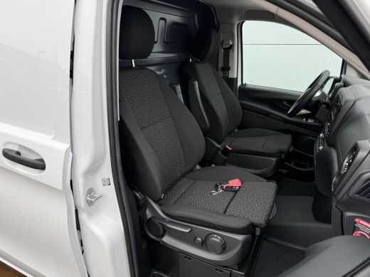 Mercedes-Benz eVito 112 Pro 66kWh Facelift 286km WLTP Snelladen L2H1 Climate Control Adaptieve Cruise Mercedes ME Car... ActivLease financial lease