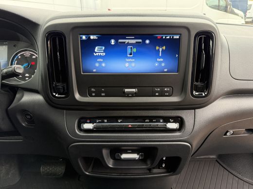 Mercedes-Benz eVito 112 Pro 66kWh Facelift 286km WLTP Snelladen L2H1 Climate Control Adaptieve Cruise Mercedes ME Car... ActivLease financial lease