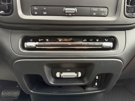 Mercedes-Benz eVito 112 Pro 66kWh Facelift 286km WLTP Snelladen L2H1 Climate Control Adaptieve Cruise Mercedes ME Car... ActivLease financial lease
