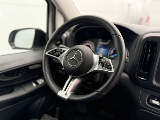 Mercedes-Benz eVito 112 Pro 66kWh Facelift 286km WLTP Snelladen L2H1 Climate Control Adaptieve Cruise Mercedes ME Car... ActivLease financial lease