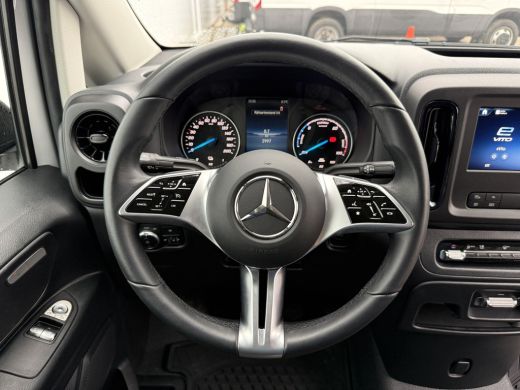 Mercedes-Benz eVito 112 Pro 66kWh Facelift 286km WLTP Snelladen L2H1 Climate Control Adaptieve Cruise Mercedes ME Car... ActivLease financial lease
