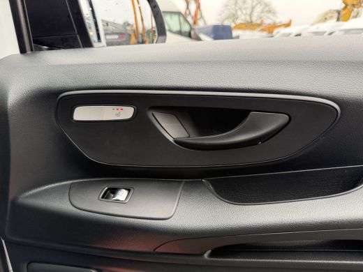 Mercedes-Benz eVito 112 Pro 66kWh Facelift 286km WLTP Snelladen L2H1 Climate Control Adaptieve Cruise Mercedes ME Car... ActivLease financial lease