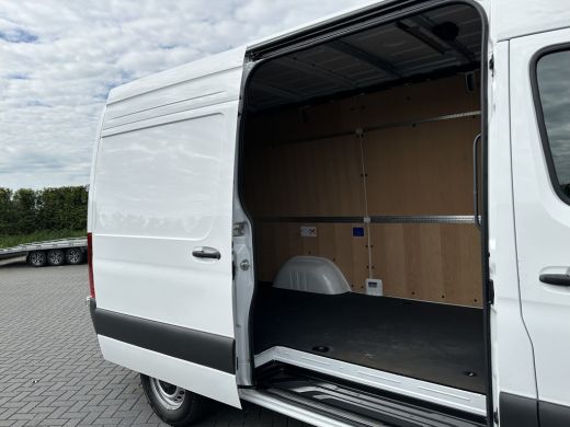 Mercedes-Benz Sprinter 317 CDI 9G-TRONIC RWD FACELIFT / L2H2 / CAMERA / LED / MBUX / CRUISE / AIRCO / BLIND SPOT / GEVEE... ActivLease financial lease