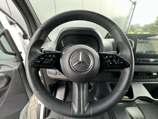 Mercedes-Benz Sprinter 317 CDI 9G-TRONIC RWD FACELIFT / L2H2 / CAMERA / LED / MBUX / CRUISE / AIRCO / BLIND SPOT / GEVEE... ActivLease financial lease