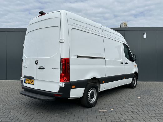 Mercedes-Benz Sprinter 317 CDI 9G-TRONIC RWD FACELIFT / L2H2 / CAMERA / LED / MBUX / CRUISE / AIRCO / BLIND SPOT / GEVEE... ActivLease financial lease