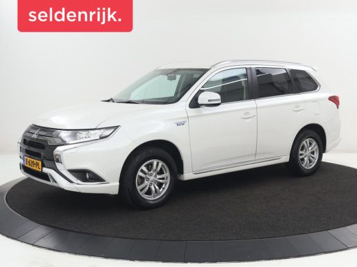 Mitsubishi Outlander 2.4 PHEV Pure+ | SOH 71,6% | Stoelverwarming | Carplay | Camera | Trekhaak | Keyless | Climate co...