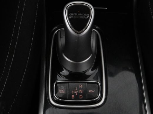 Mitsubishi Outlander 2.4 PHEV Pure+ | SOH 71,6% | Stoelverwarming | Carplay | Camera | Trekhaak | Keyless | Climate co... ActivLease financial lease
