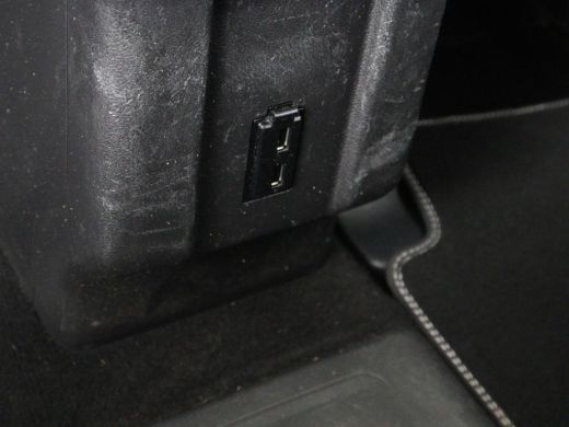 Mitsubishi Outlander 2.4 PHEV Pure+ | SOH 71,6% | Stoelverwarming | Carplay | Camera | Trekhaak | Keyless | Climate co... ActivLease financial lease