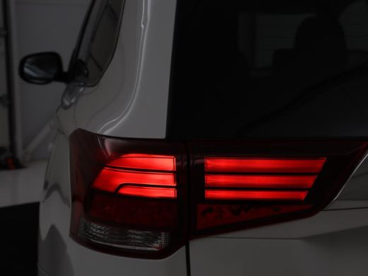 Mitsubishi Outlander 2.4 PHEV Pure+ | SOH 71,6% | Stoelverwarming | Carplay | Camera | Trekhaak | Keyless | Climate co... ActivLease financial lease