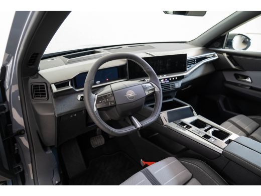 Opel Grandland 1.6 Turbo Plug-in-Hybrid Business Edition | Trekhaak | 20 Inch LM | Head-up | Panoramadak | Focal... ActivLease financial lease