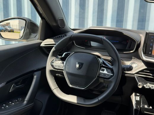 Peugeot 2008 1.2 Hybrid 145 Allure 360 camera | Keyless | Adeptieve cruise control | Apple carplay & Android auto ActivLease financial lease