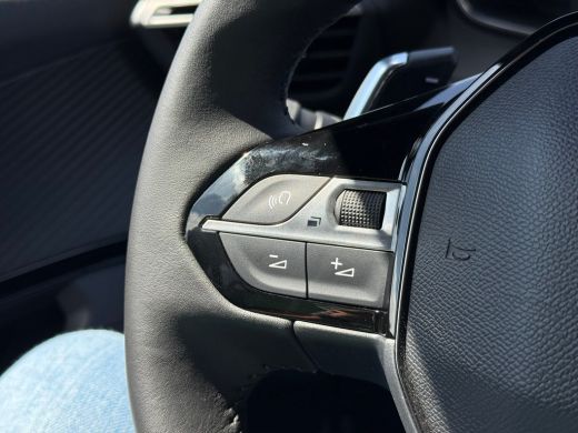 Peugeot 2008 1.2 Hybrid 145 Allure 360 camera | Keyless | Adeptieve cruise control | Apple carplay & Android auto ActivLease financial lease