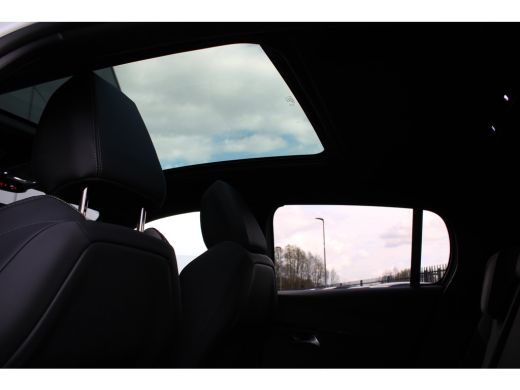Peugeot 208 1.2 PureTech GT Pack | Navigatie | Camera | Panoramadak | Stoelverwarming | Apple carplay | Full ... ActivLease financial lease