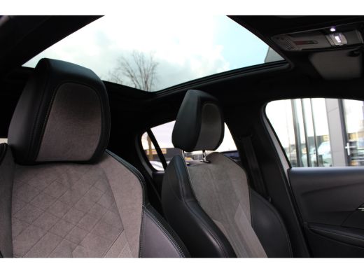 Peugeot 208 1.2 PureTech GT Pack | Navigatie | Camera | Panoramadak | Stoelverwarming | Apple carplay | Full ... ActivLease financial lease