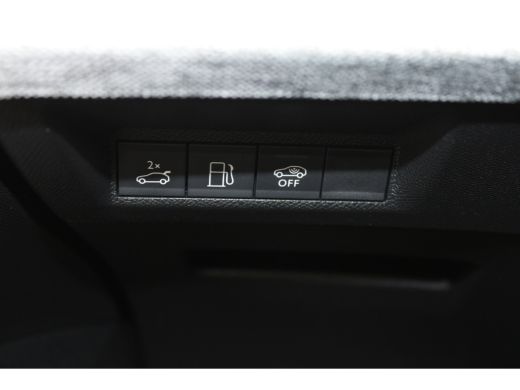 Peugeot 5008 1.6 Plug-in Hybrid 195 GT | Automaat | Panorama/schuifdak | Luxe stoelen | Origineel NL auto | 7... ActivLease financial lease