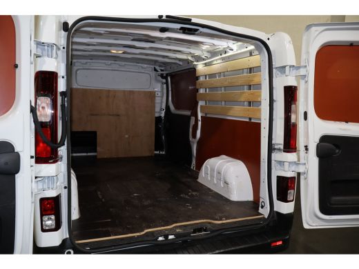 Renault Trafic 2.0 Blue dCi 150pk L2 H1 Airco Navigatie ActivLease financial lease