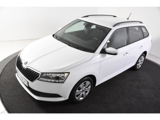 Skoda Fabia Combi TSI Ambition DSG *1ste Eigenaar*Navigatie*Camera*Carplay* ActivLease financial lease