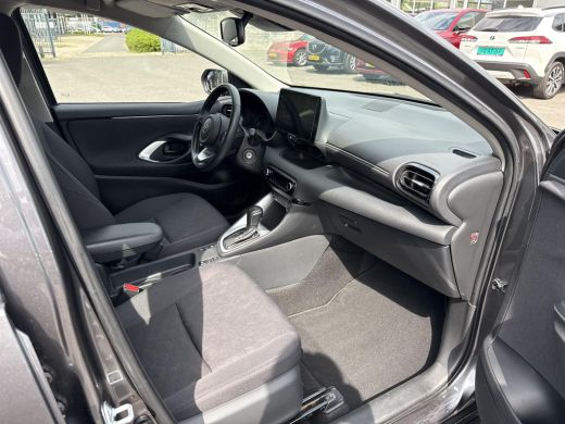 Toyota Yaris 1.5 Hybrid 115 Active | Apple CarPlay/Android auto | Stoel en stuurverwarming | Achteruitrijcamera ActivLease financial lease