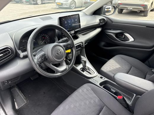 Toyota Yaris 1.5 Hybrid 115 Active | Apple CarPlay/Android auto | Stoel en stuurverwarming | Achteruitrijcamera ActivLease financial lease