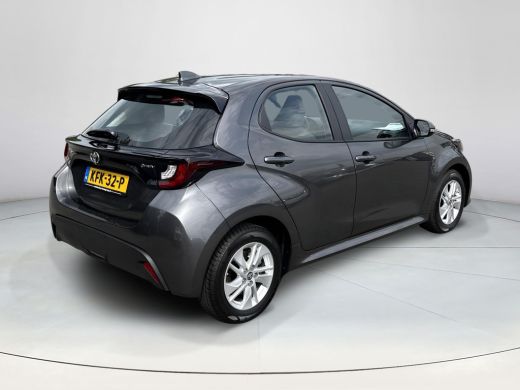 Toyota Yaris 1.5 Hybrid 115 Active | Apple CarPlay/Android auto | Stoel en stuurverwarming | Achteruitrijcamera ActivLease financial lease