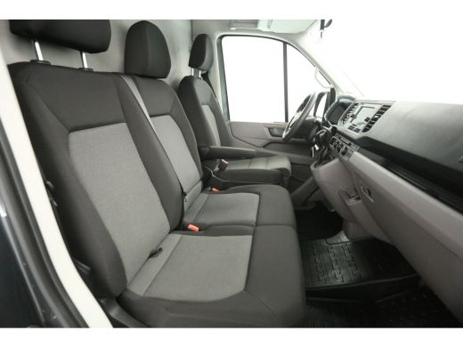 Volkswagen Crafter 2.0 TDI L3H3 177PK | 3000kg Trekgew. | DSG | Airco | Cruise | Camera | Carplay | 3 Zits | Trekhaak ActivLease financial lease