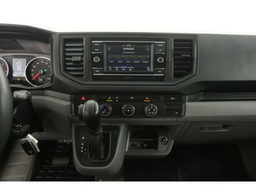 Volkswagen Crafter 2.0 TDI L3H3 177PK | 3000kg Trekgew. | DSG | Airco | Cruise | Camera | Carplay | 3 Zits | Trekhaak ActivLease financial lease