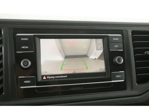 Volkswagen Crafter 2.0 TDI L3H3 177PK | 3000kg Trekgew. | DSG | Airco | Cruise | Camera | Carplay | 3 Zits | Trekhaak ActivLease financial lease