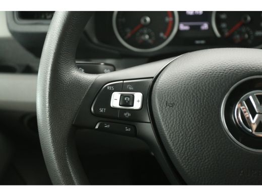 Volkswagen Crafter 2.0 TDI L3H3 177PK | 3000kg Trekgew. | DSG | Airco | Cruise | Camera | Carplay | 3 Zits | Trekhaak ActivLease financial lease