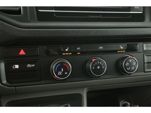 Volkswagen Crafter 2.0 TDI L3H3 177PK | 3000kg Trekgew. | DSG | Airco | Cruise | Camera | Carplay | 3 Zits | Trekhaak ActivLease financial lease