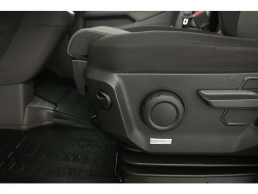 Volkswagen Crafter 2.0 TDI L3H3 177PK | 3000kg Trekgew. | DSG | Airco | Cruise | Camera | Carplay | 3 Zits | Trekhaak ActivLease financial lease