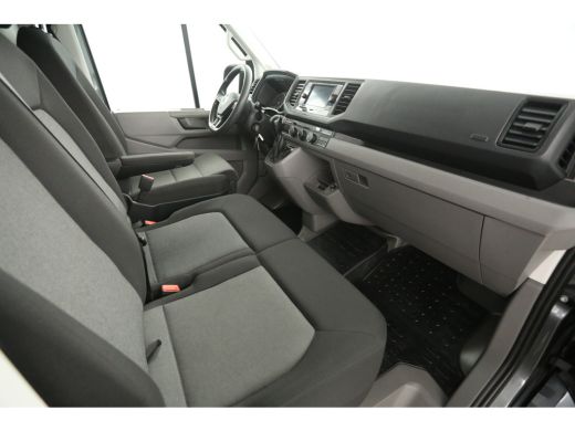 Volkswagen Crafter 2.0 TDI L3H3 177PK | 3000kg Trekgew. | DSG | Airco | Cruise | Camera | Carplay | 3 Zits | Trekhaak ActivLease financial lease