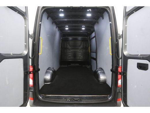 Volkswagen Crafter 2.0 TDI L3H3 177PK | 3000kg Trekgew. | DSG | Airco | Cruise | Camera | Carplay | 3 Zits | Trekhaak ActivLease financial lease